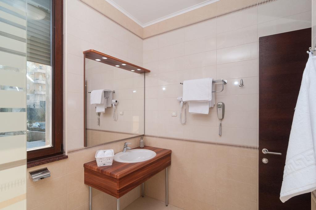 Luxury Rooms Near The Beach Spalato Esterno foto