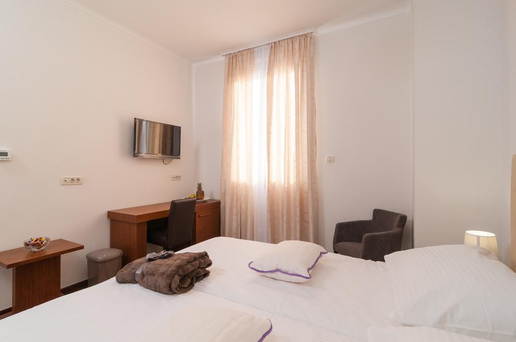 Luxury Rooms Near The Beach Spalato Esterno foto