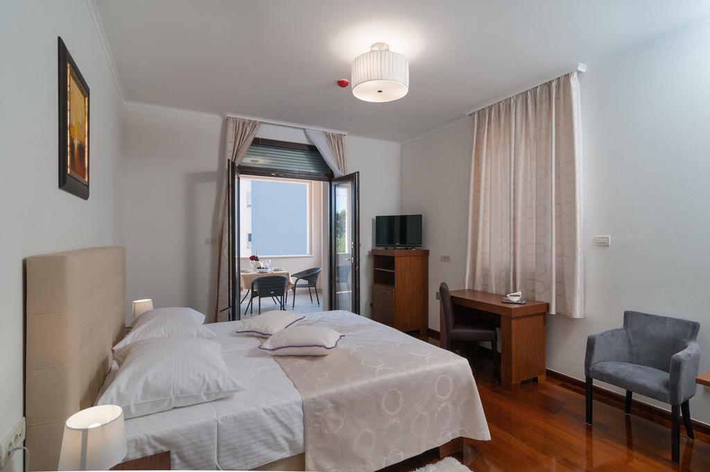 Luxury Rooms Near The Beach Spalato Esterno foto